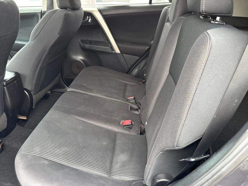 Used 2015 Gray Toyota XLE image 33