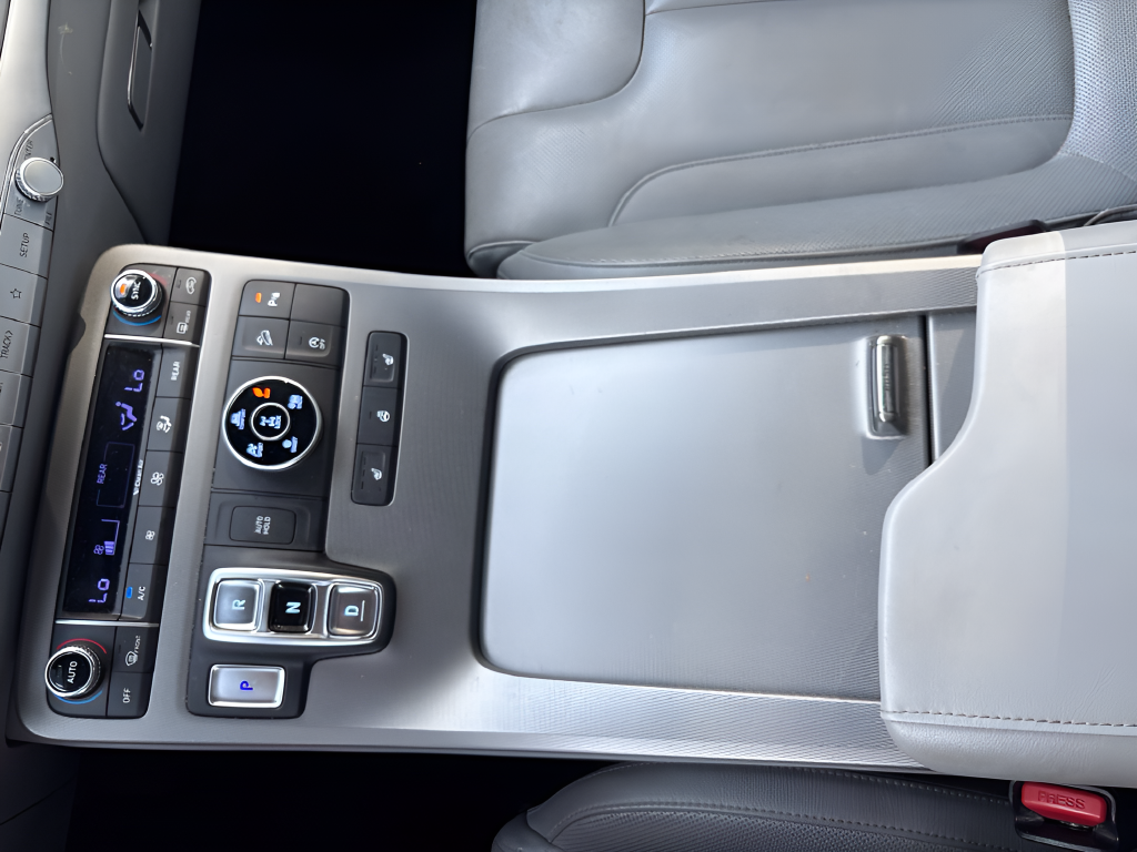 Certified Used 2022 Blue Hyundai SEL image 20