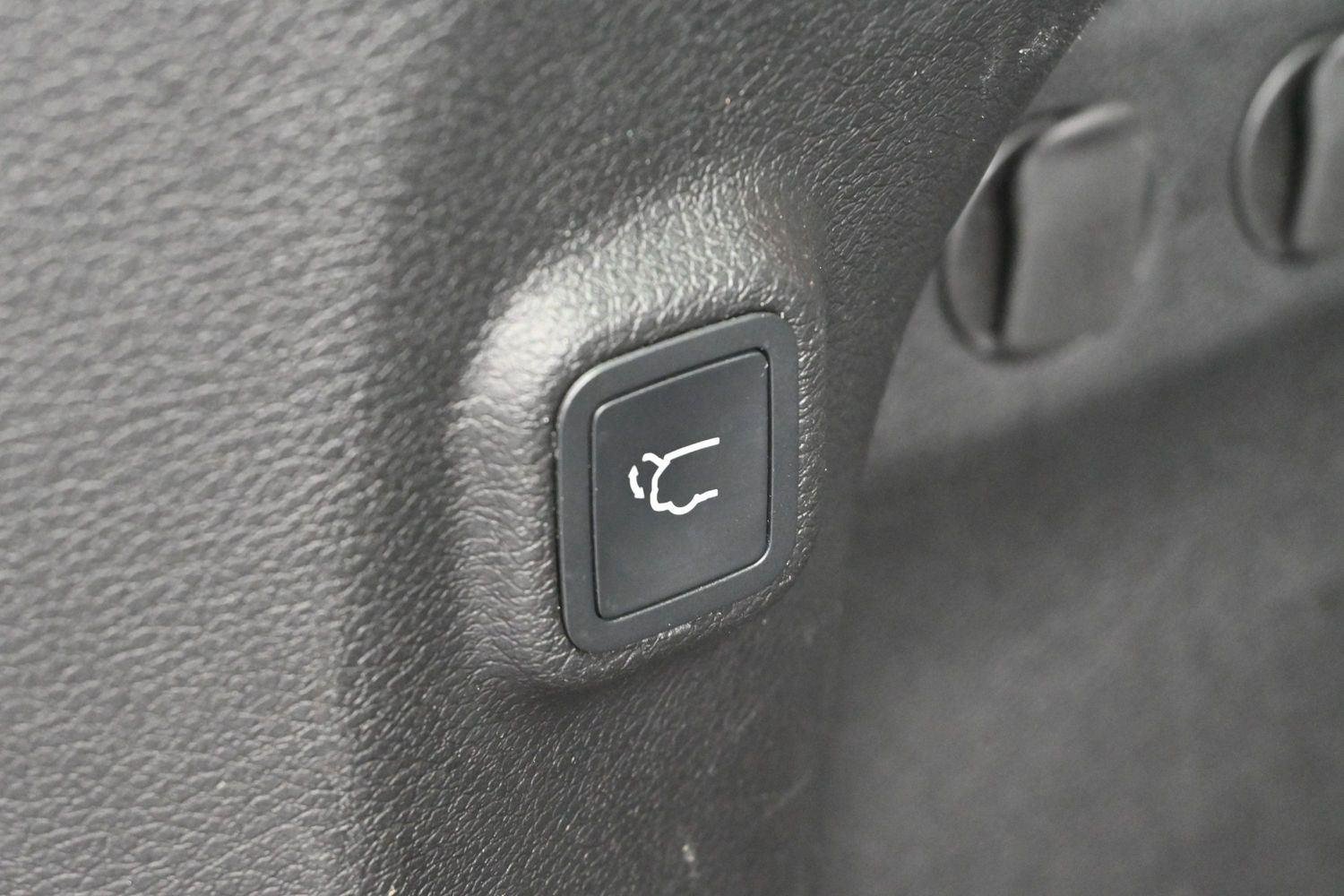 Used 2022 Bright White Clearcoat Jeep Trailhawk image 10