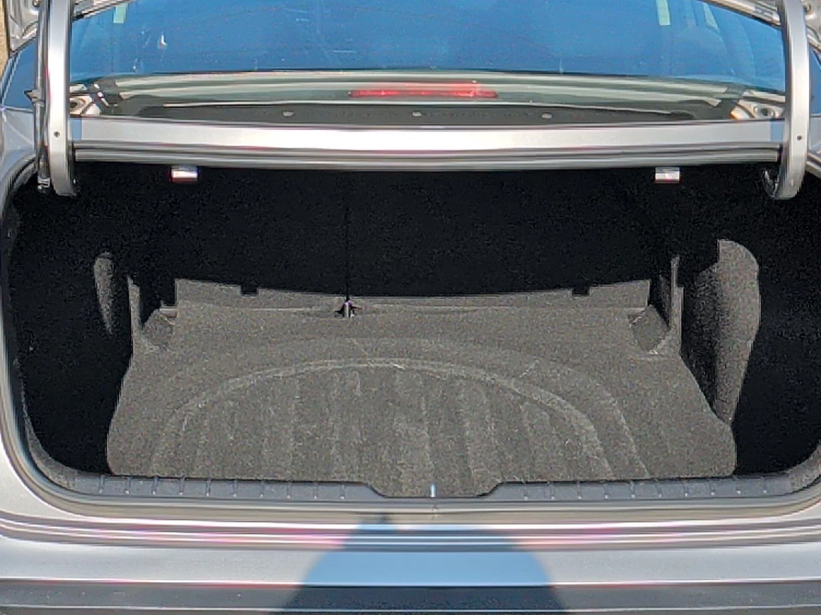 Used 2025 Steel Gray Kia LXS image 31
