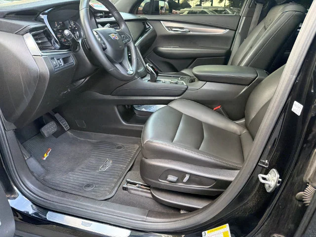 Used 2024 Stellar Black Metallic Cadillac Luxury image 9