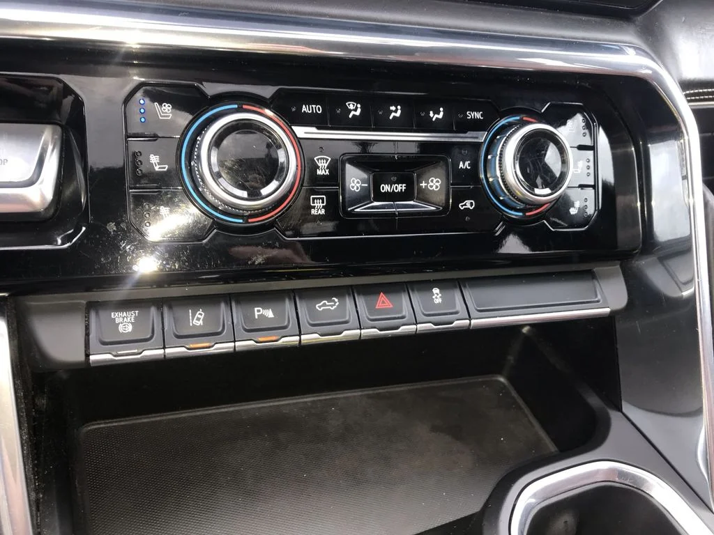 Used 2024 White GMC Denali Ultimate image 19