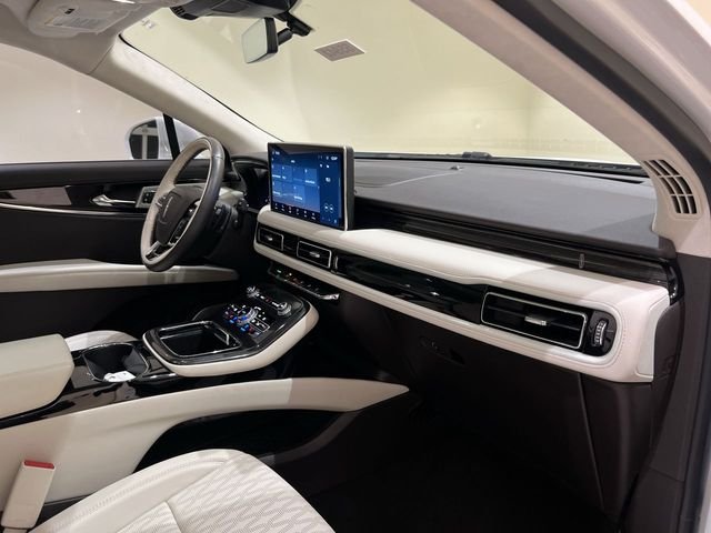 Used 2022 White Lincoln Black Label image 25