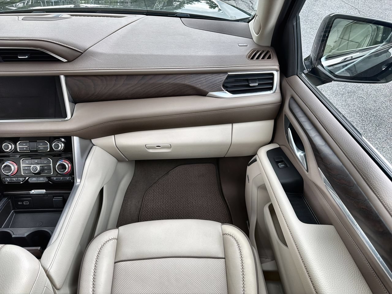 Used 2022 Hunter Metallic GMC Denali image 24