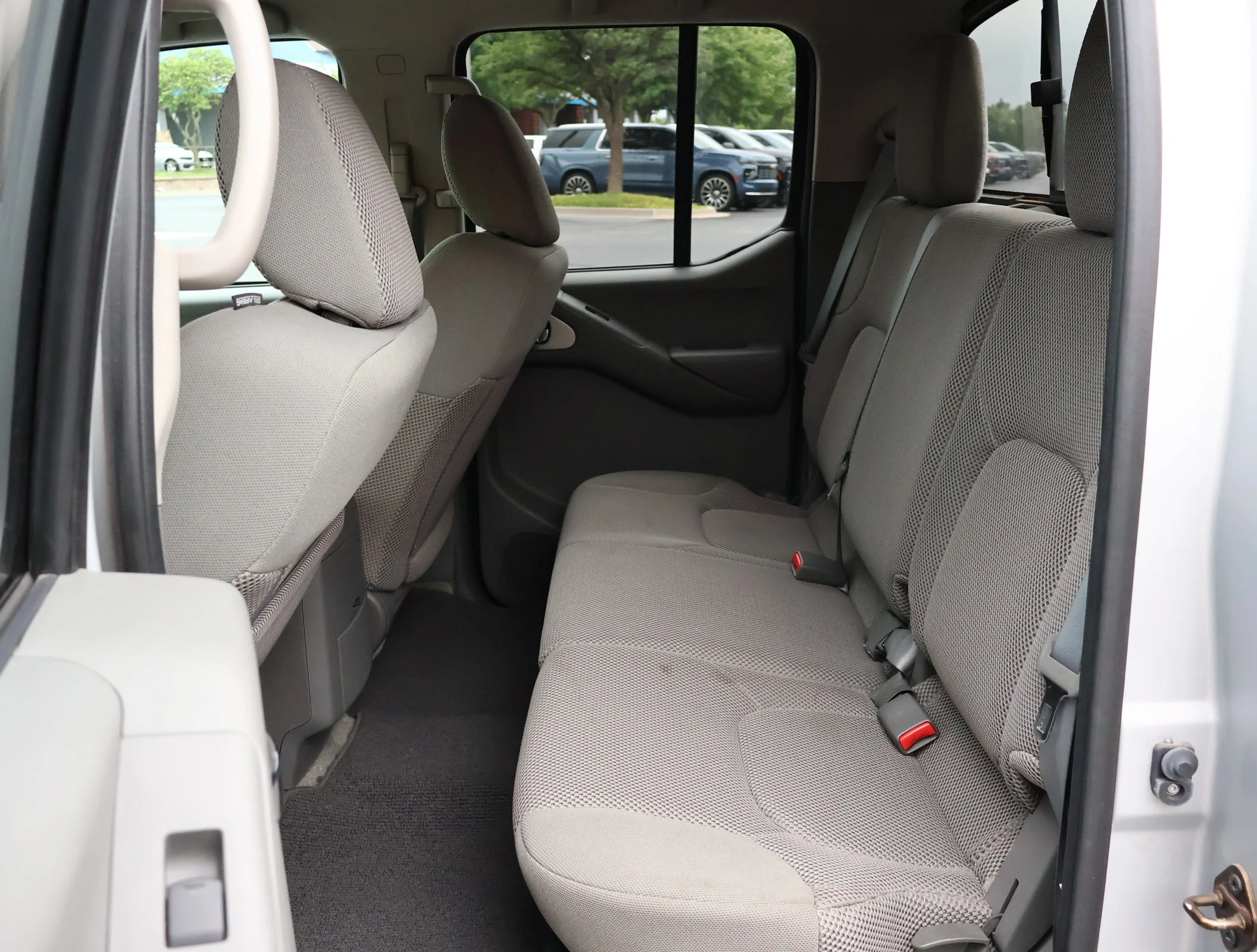 Used 2016 Brilliant Silver Nissan SV image 17