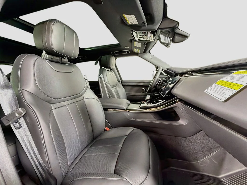 New 2026 Borasco Grey Land Rover Dynamic SE image 30