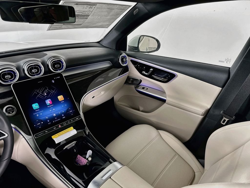 New 2026 Polar White Mercedes-Benz GLC 300 image 25