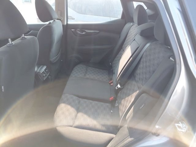 Used 2021 Gray Nissan SV image 5
