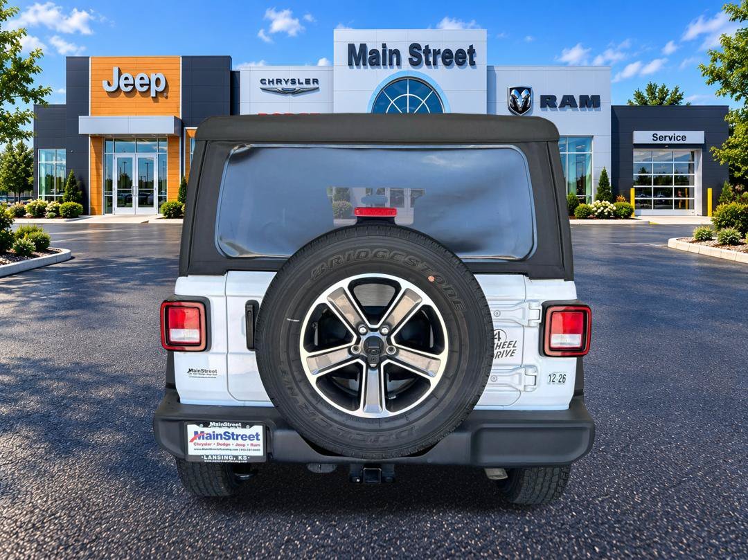 Used 2022 White Jeep Unlimited Willys image 4