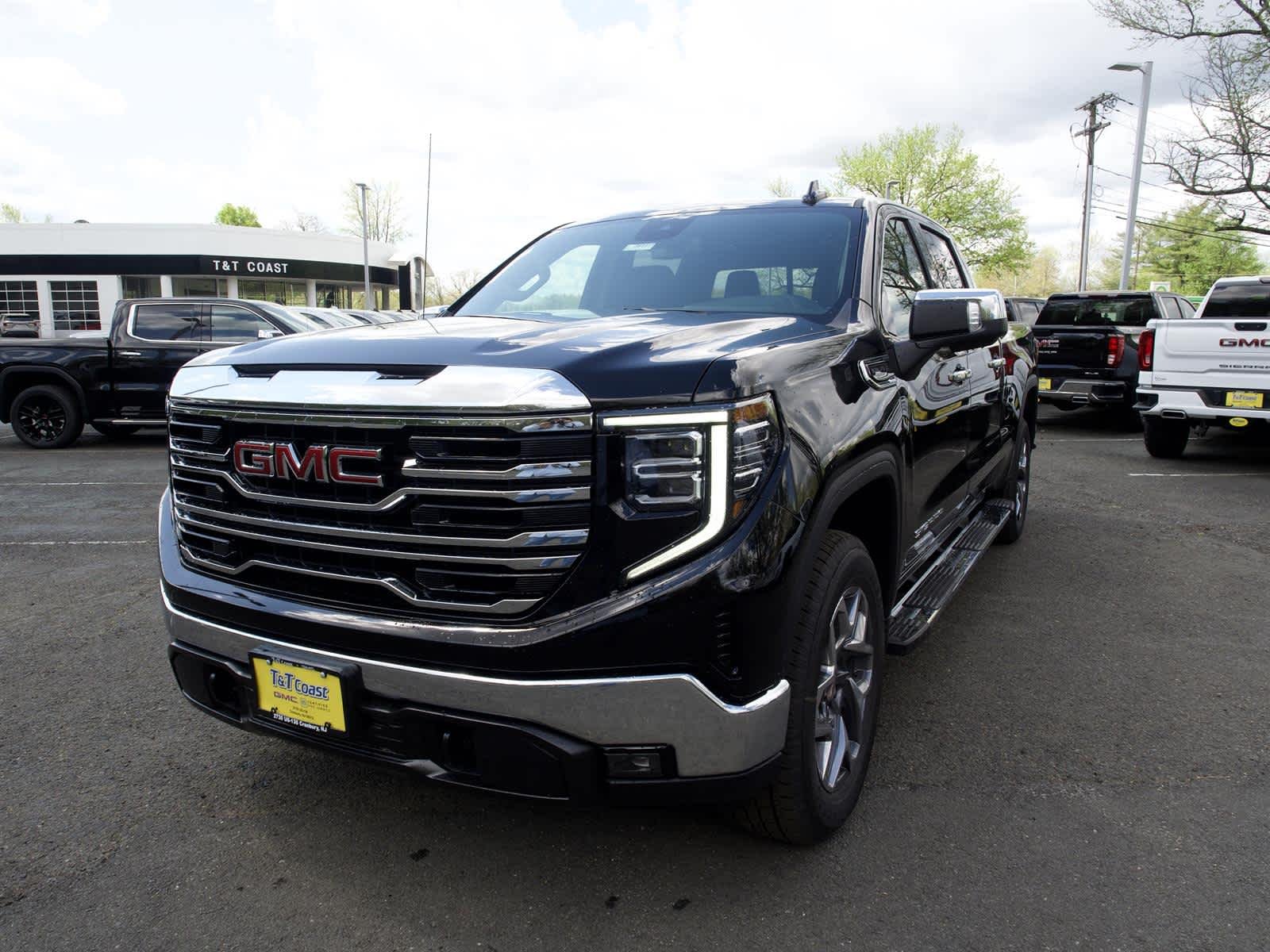 New 2026 Onyx Black GMC SLT image 1