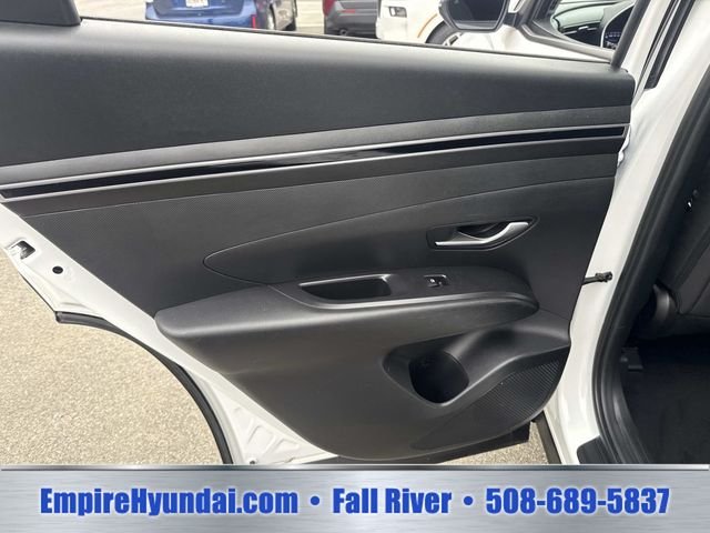 Used 2023 White Pearl Hyundai SEL image 18