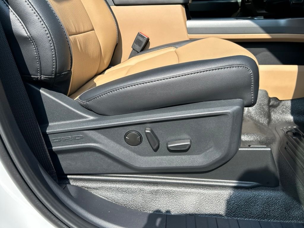 New 2026 Oxford White Ford Lariat image 47