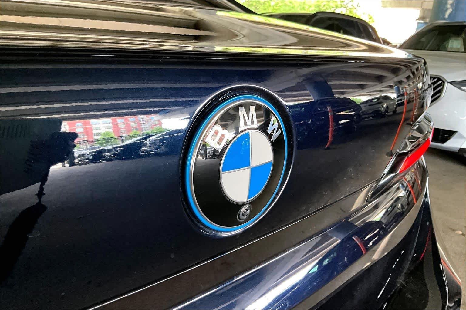 Used 2024 Carbon Black Metallic BMW xDrive60 image 30