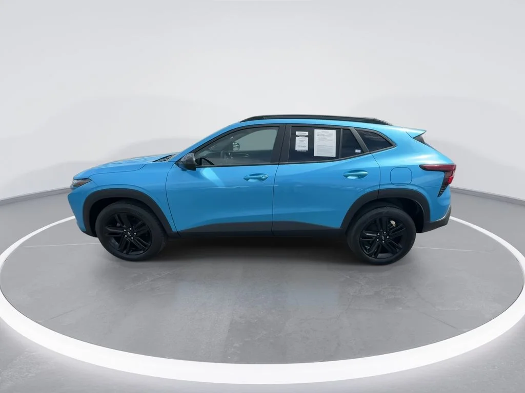 Used 2025 Blue Chevrolet ACTIV image 5