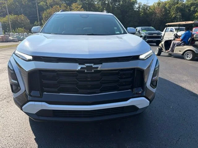 New 2027 Polar White Tricoat Chevrolet ACTIV image 7