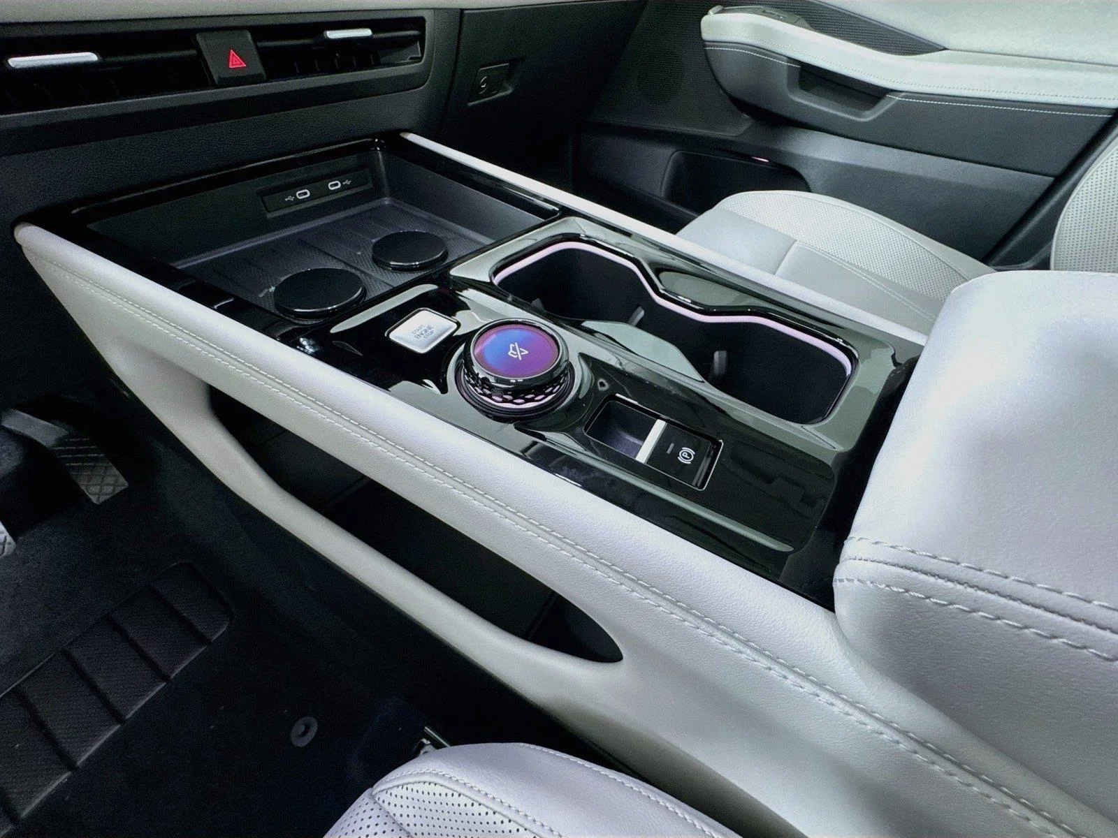 New 2027 Pure Gray Volkswagen SE w/Technology image 35