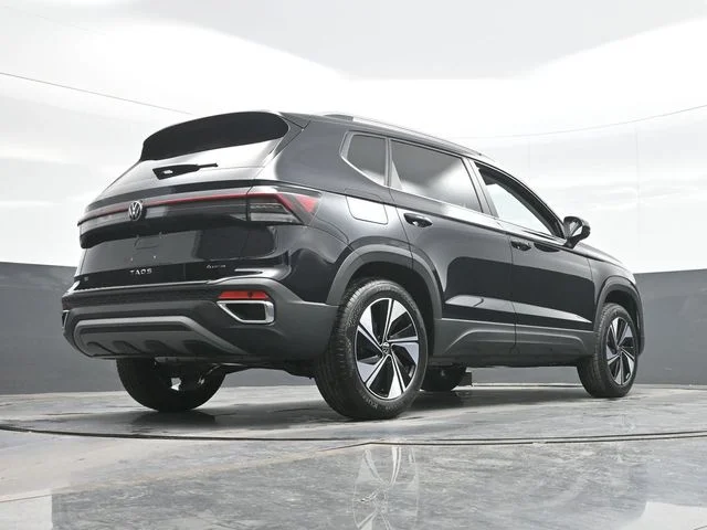 New 2026 Black Volkswagen 1.5T SE image 26