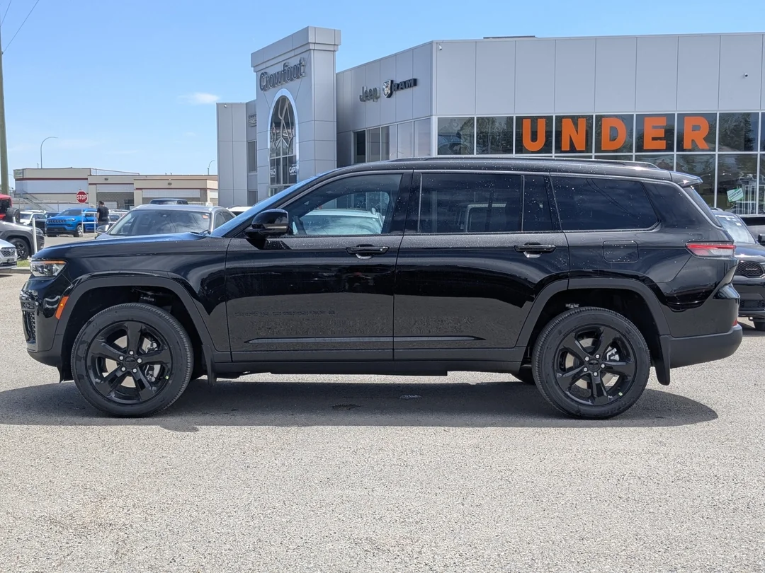 New 2026 Black Jeep Altitude - - 4x4 - 20 Gloss Black Wheels - Remote Start - Capri Leatherette & More! image 5