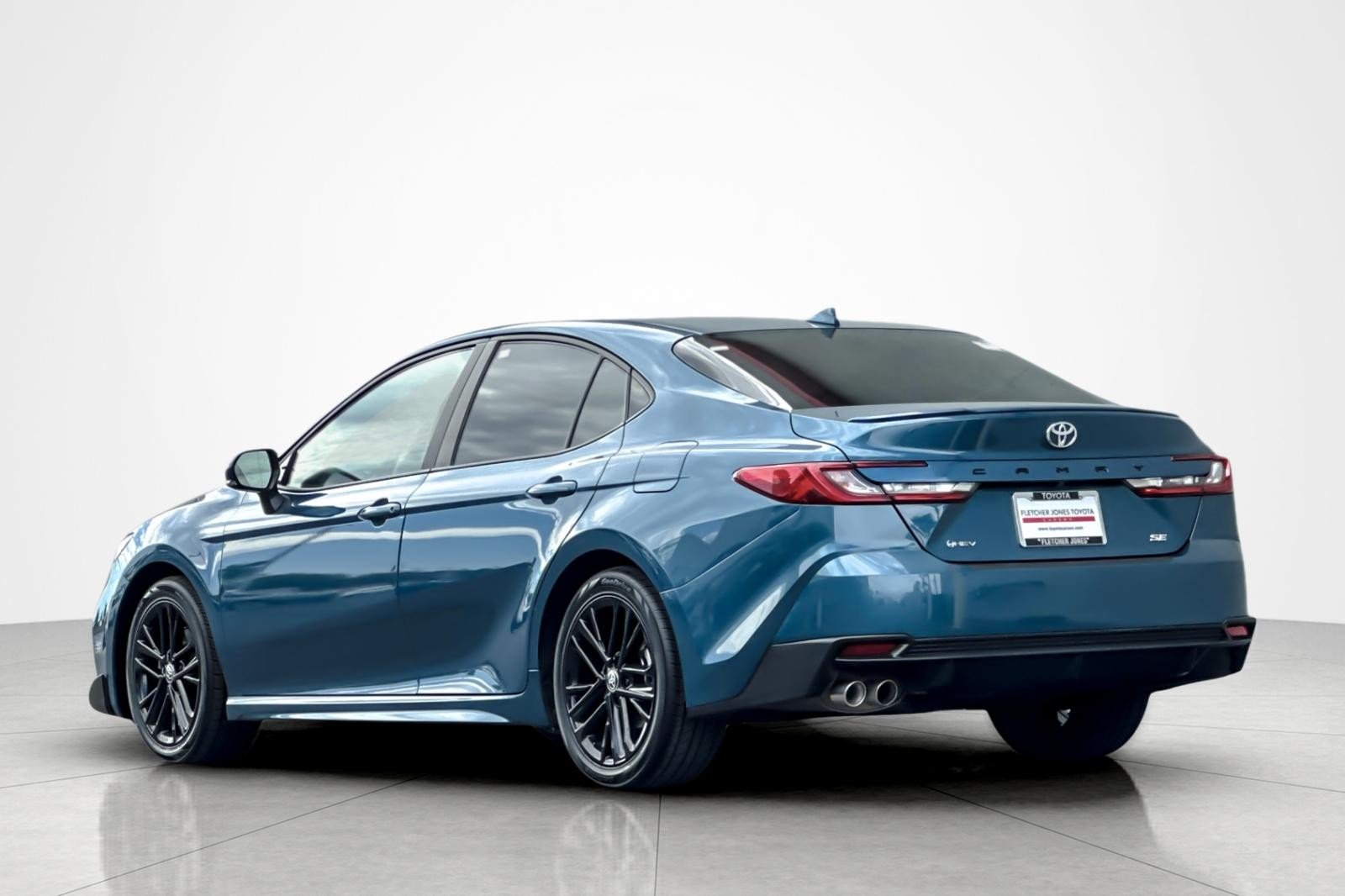 Certified Used 2025 Ocean Gem Toyota SE image 3