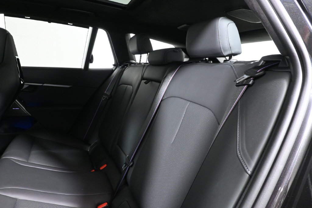 Used 2025 Dark Graphite BMW Base image 4