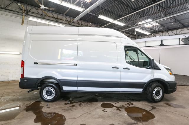 Used 2025  Ford Base image 12