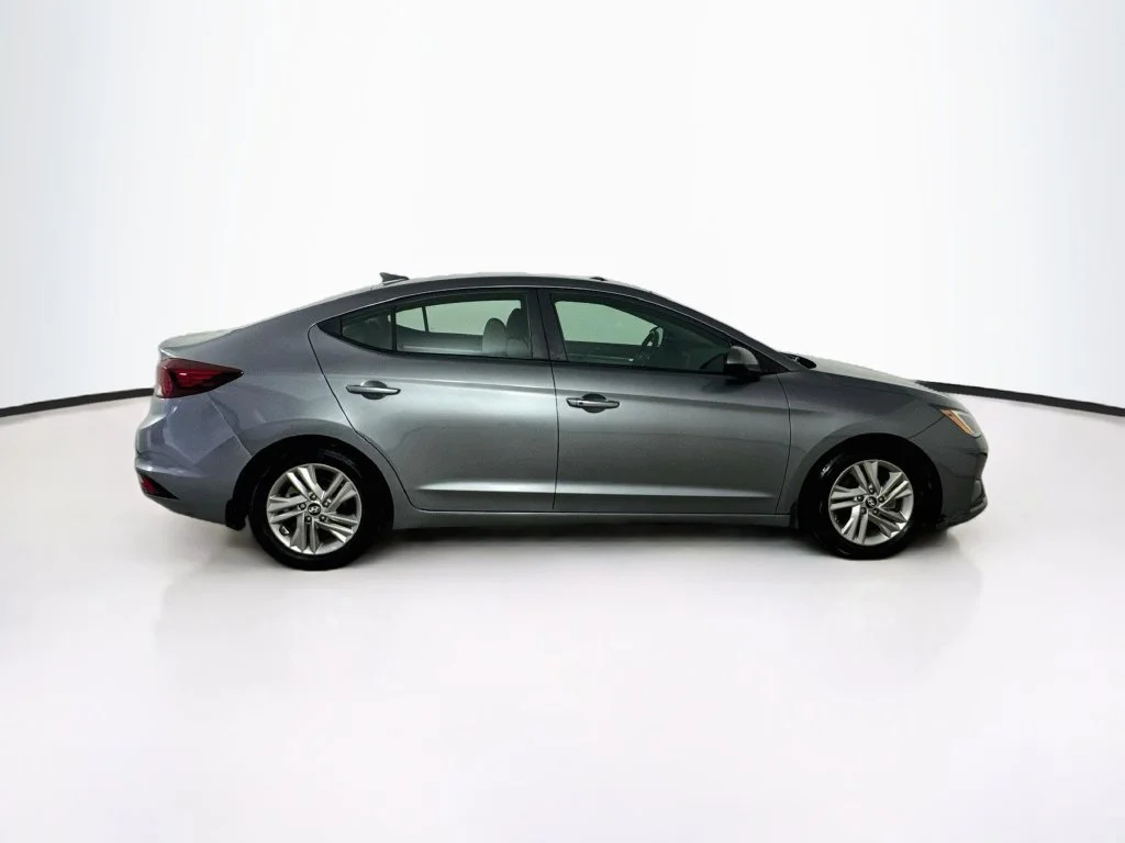 Used 2019 Machine Gray Hyundai Value Edition image 8