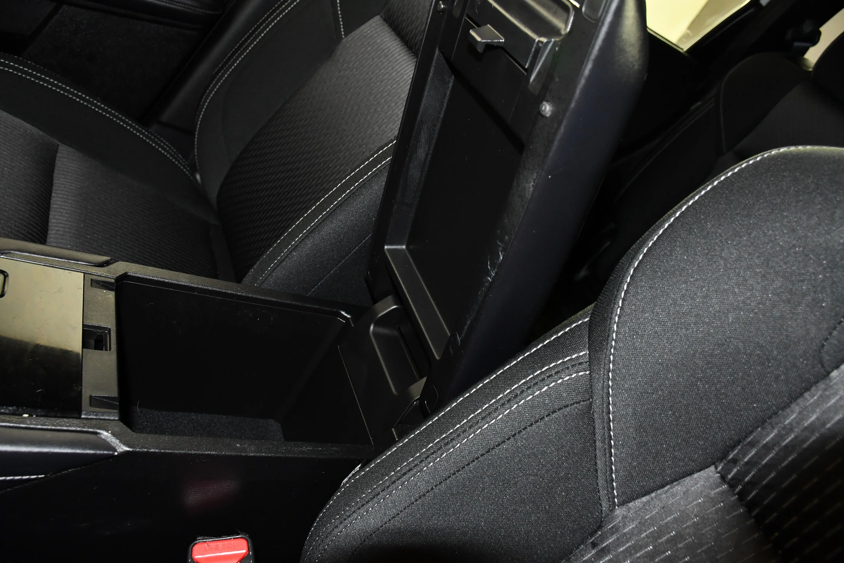 Used 2025 Silver Mitsubishi ES image 21