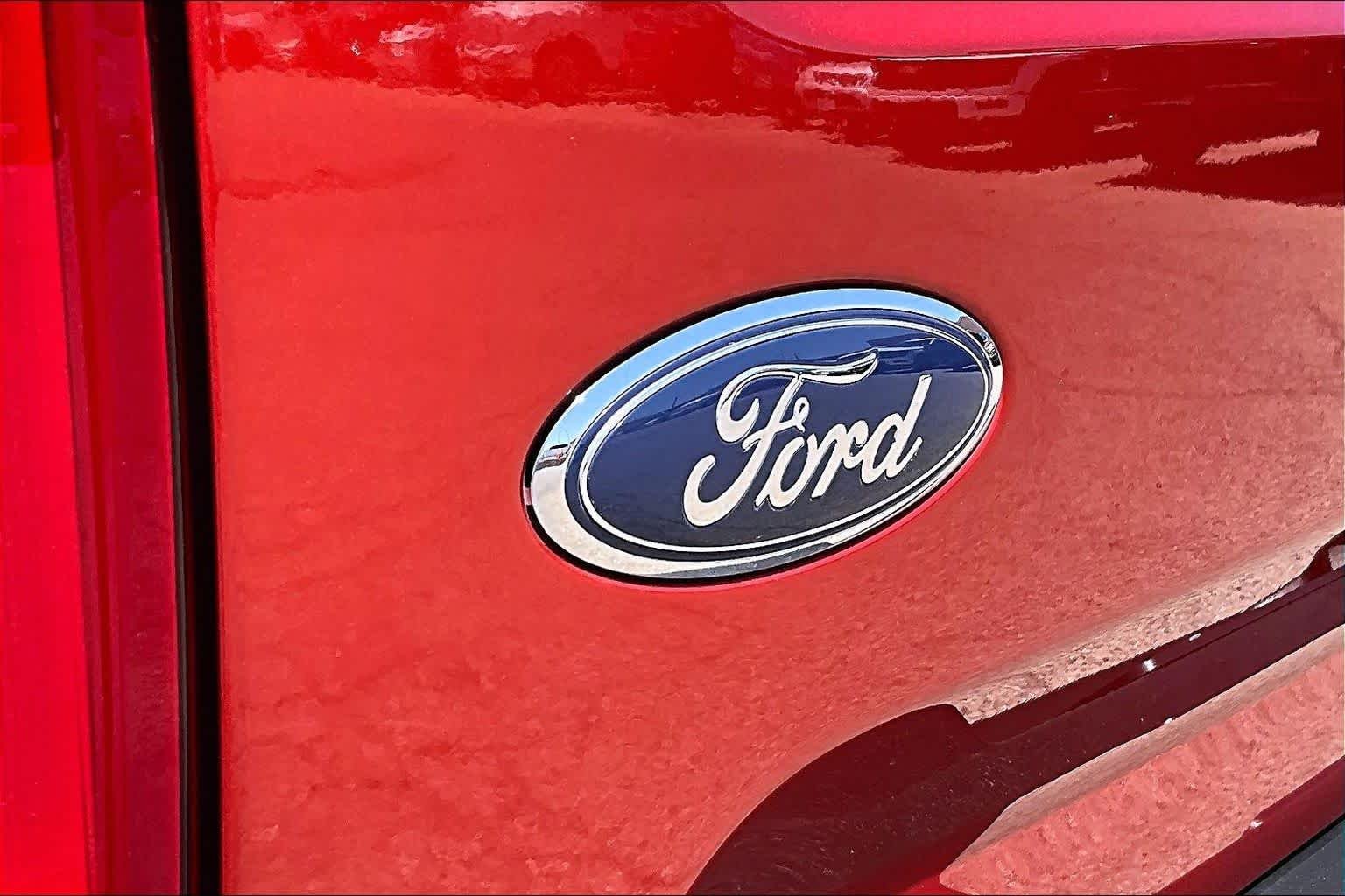 Used 2024 Hot Pepper Red Tinted Clearcoat Ford Big Bend image 30