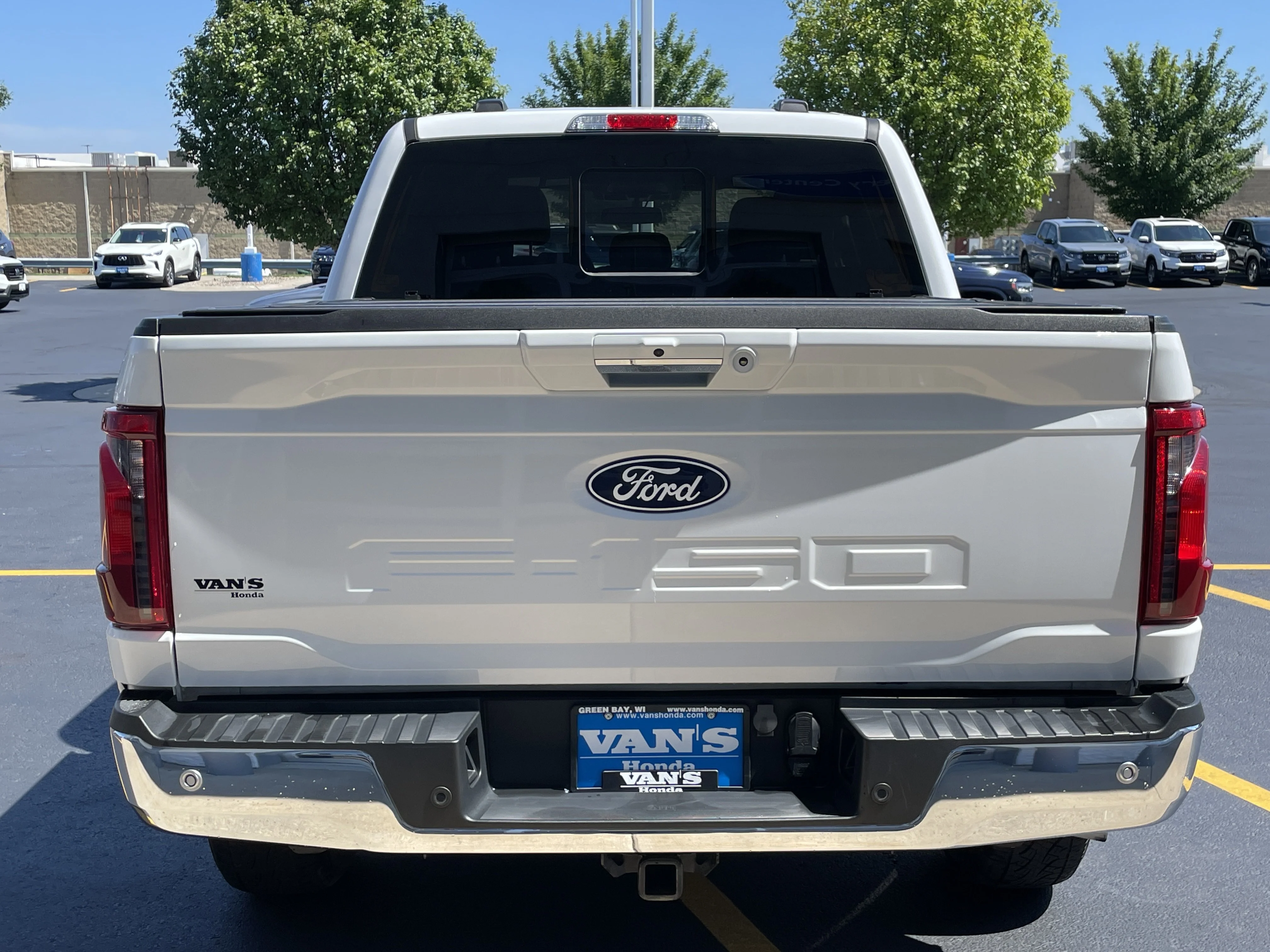 Used 2024 Oxford White Ford XLT image 6