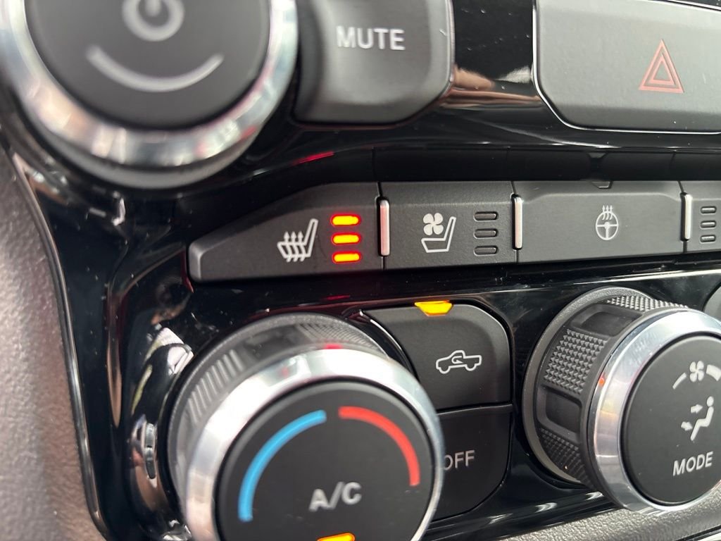 Used 2020 Silver Ram Laramie image 36