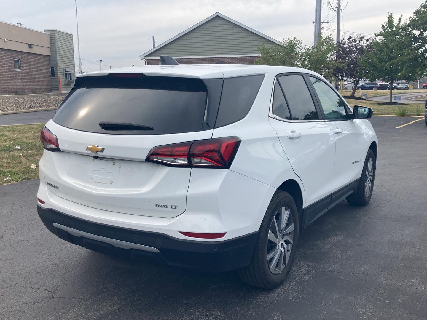 Used 2024 Summit White Chevrolet LT image 7