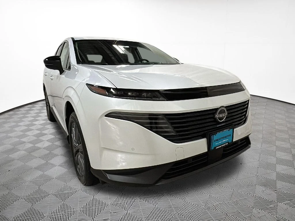 New 2026 White Nissan SL image 4
