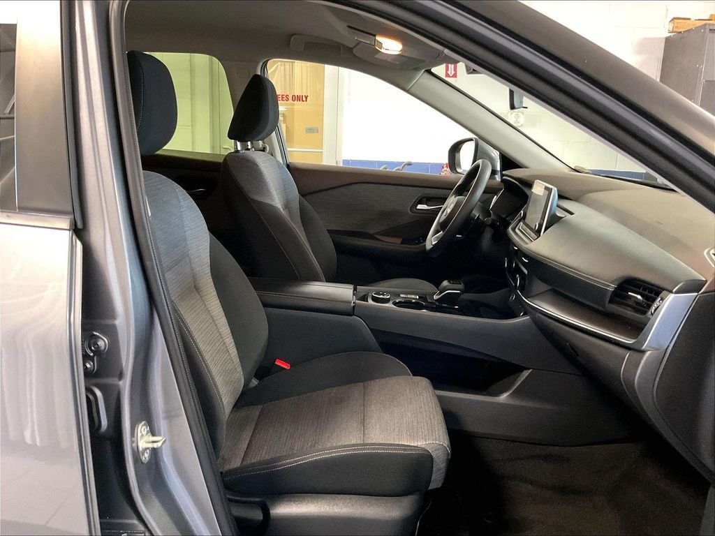 Used 2023 Gray Nissan SV image 11