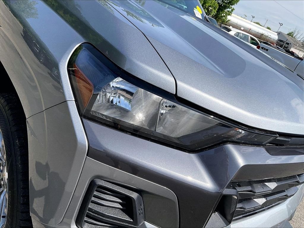 Used 2023 Gray Chevrolet LT image 31