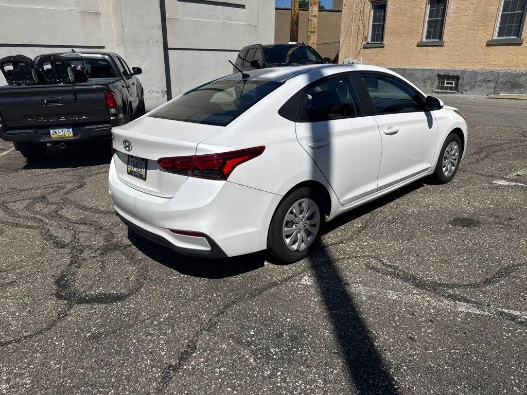 Used 2019 White Hyundai SE image 4