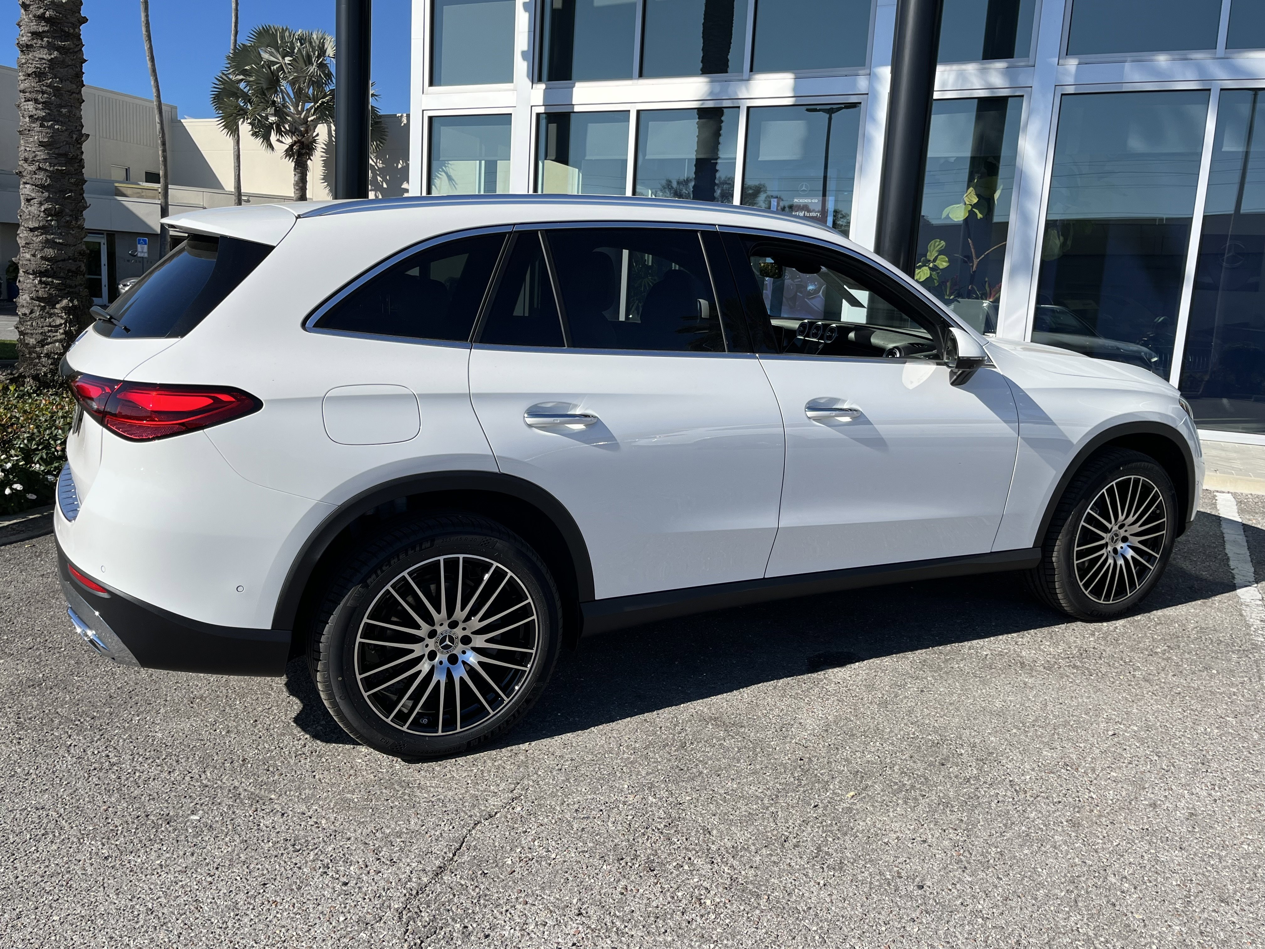 New 2026 Polar White Mercedes-Benz GLC 300 image 7