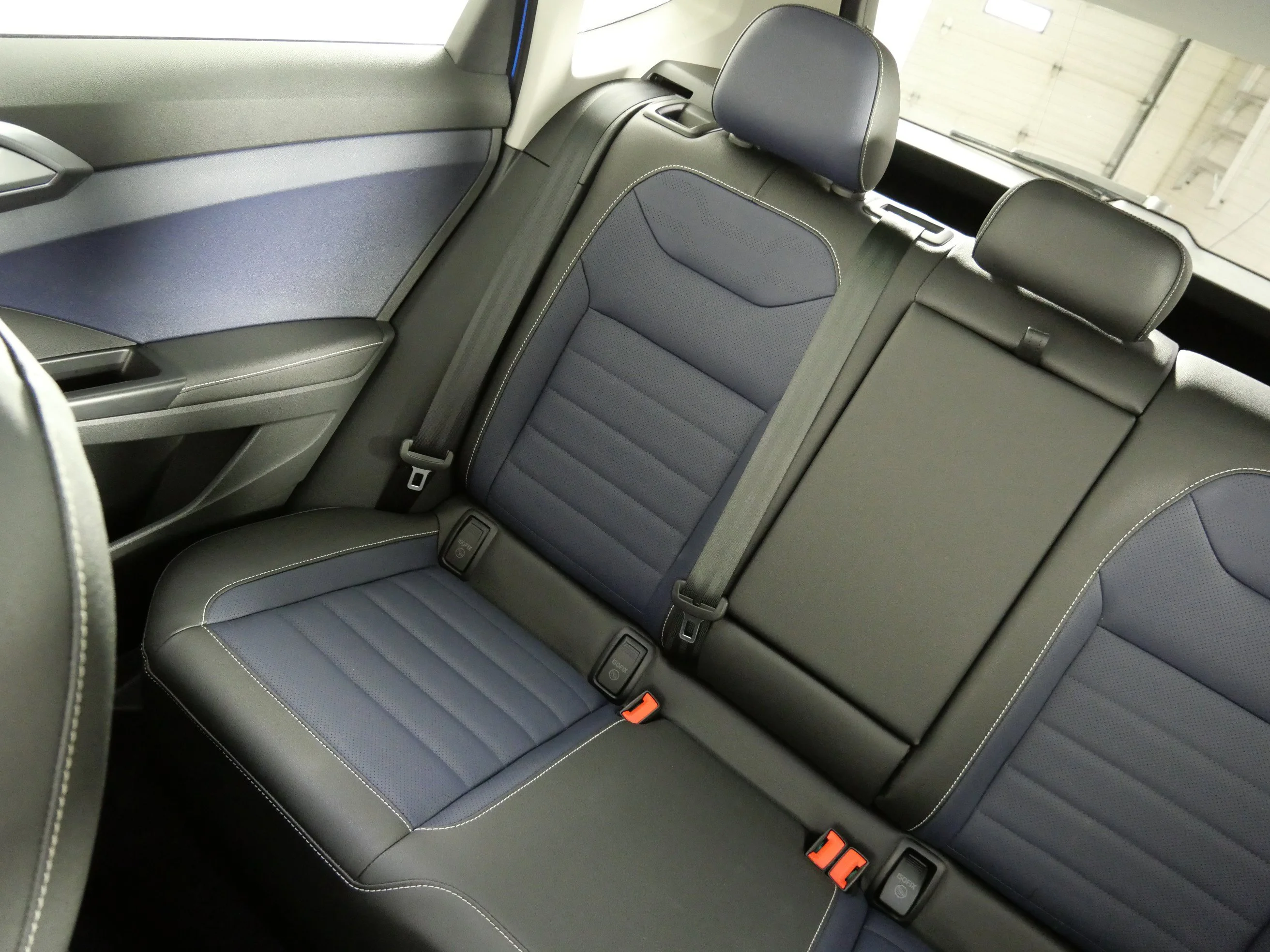 Certified Used 2025 Cornflower Blue Volkswagen SEL image 12