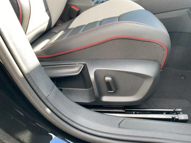2025 Volkswagen Golf GTI SE - Photo 45