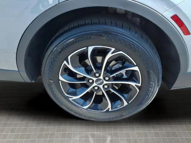 Used 2025 Gray Lincoln Premiere image 13