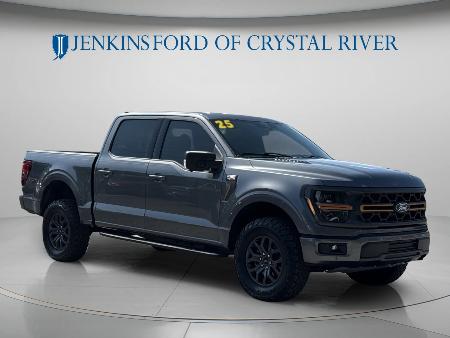 Used 2025 Carbonized Gray Metallic Ford Tremor image 3