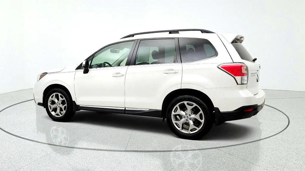 Used 2018 Crystal White Pearl Subaru 2.5i Touring CVT image 7