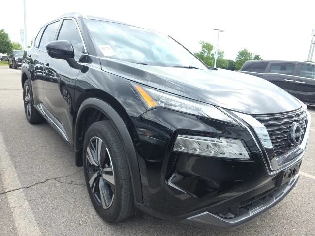 2023 Nissan Rogue SL FWD's photo