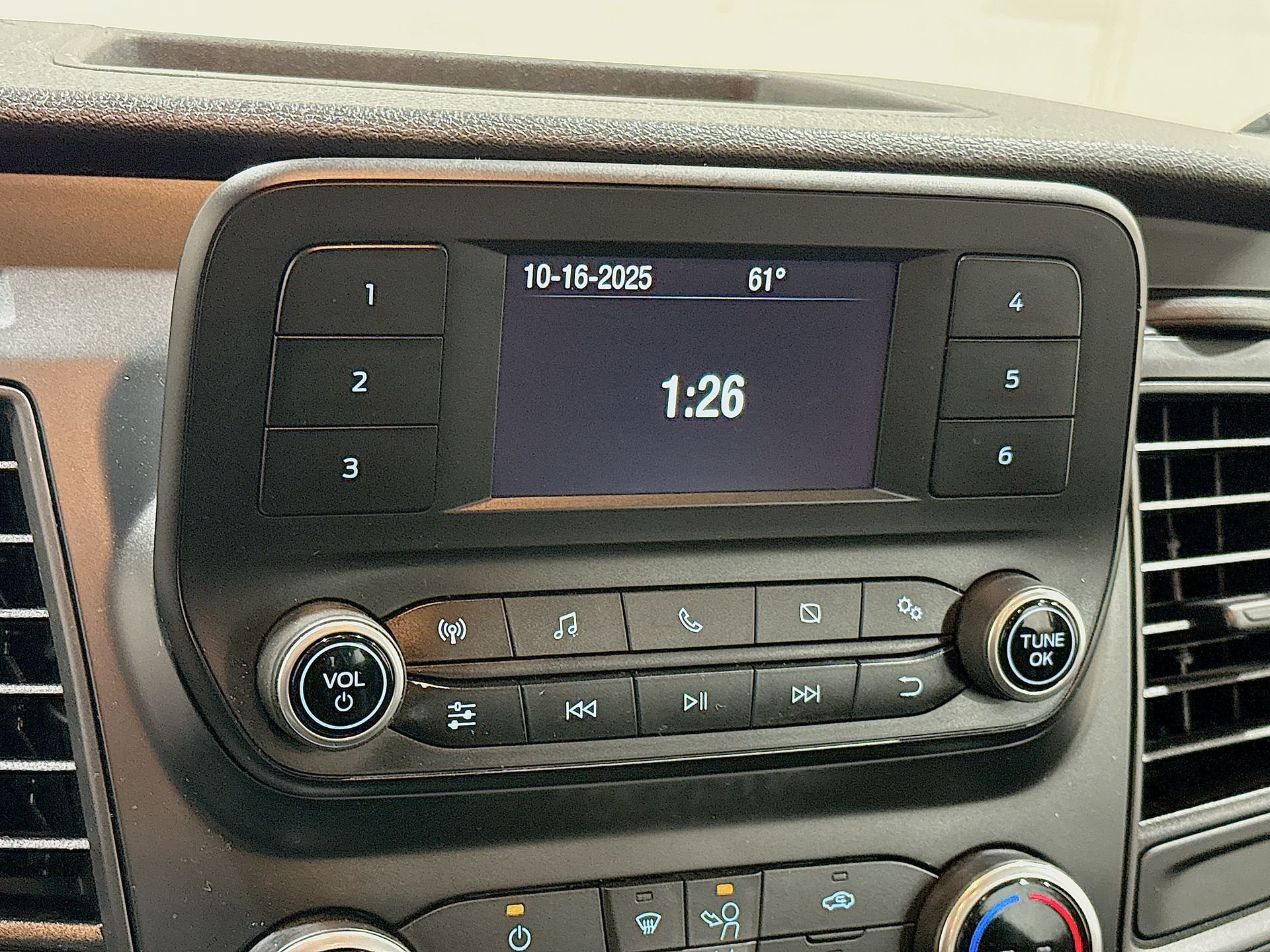 2020 Ford Transit Passenger Van XL - Photo 13