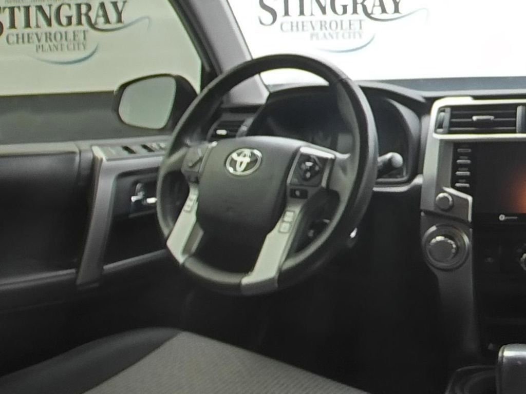 Used 2020 White Toyota SR5 image 16