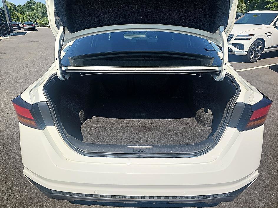 Used 2021 Glacier White Nissan 2.5 SR image 29