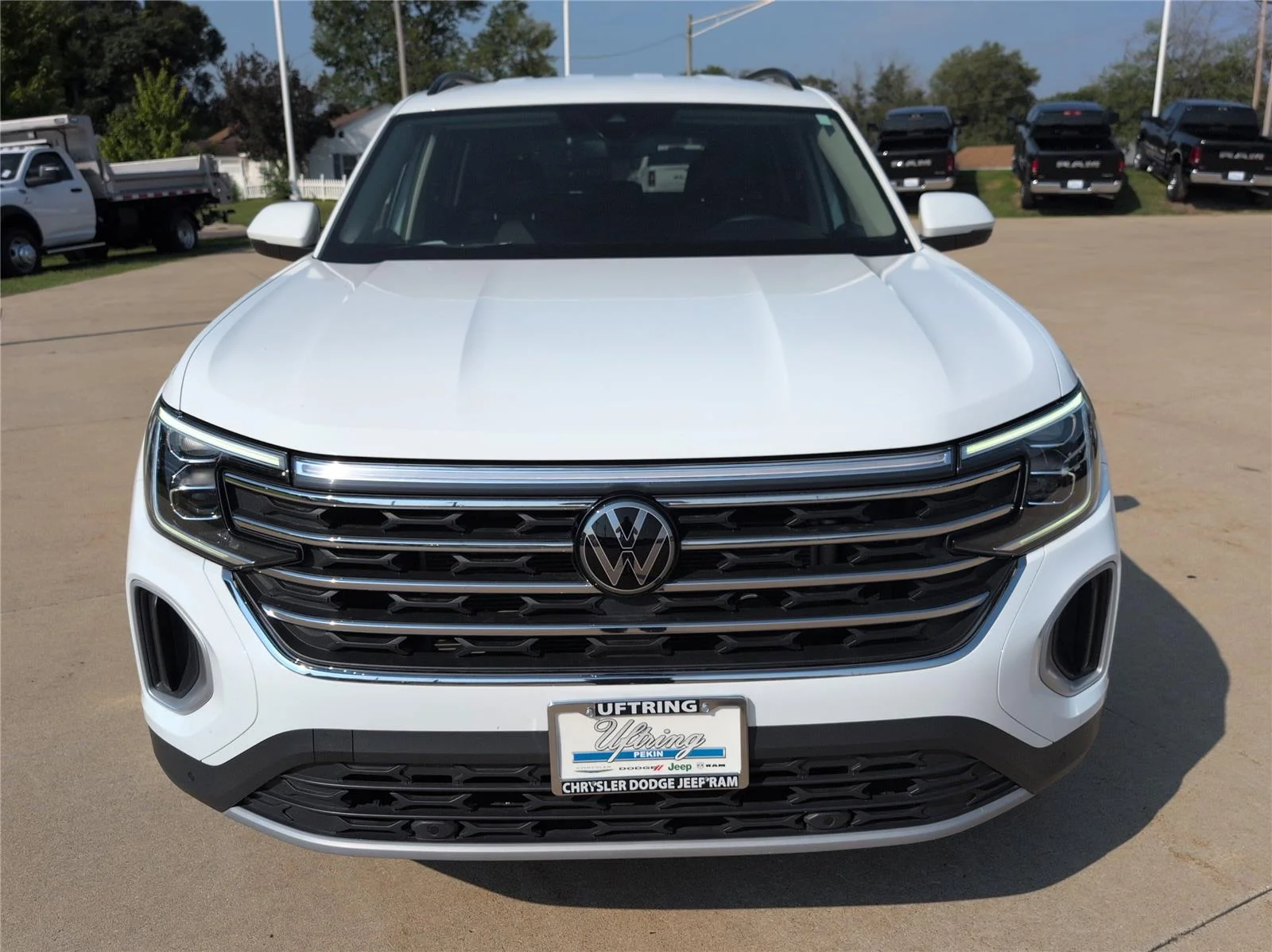 Used 2024 Pure White Volkswagen 2.0T SE w/Technology image 8