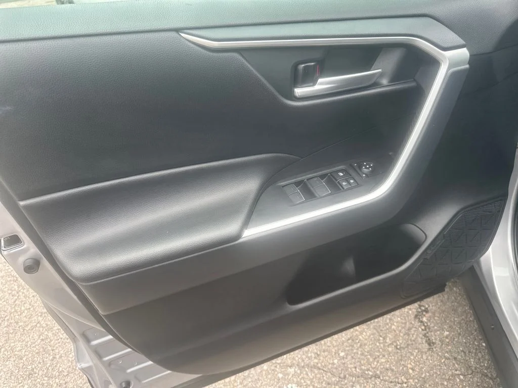 Used 2024 Silver Toyota XLE image 9