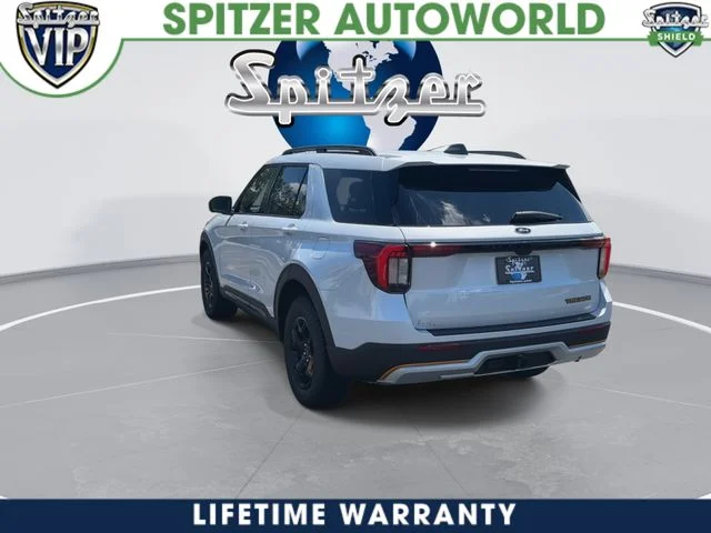 New 2026 Space White Metallic Ford Tremor® image 7