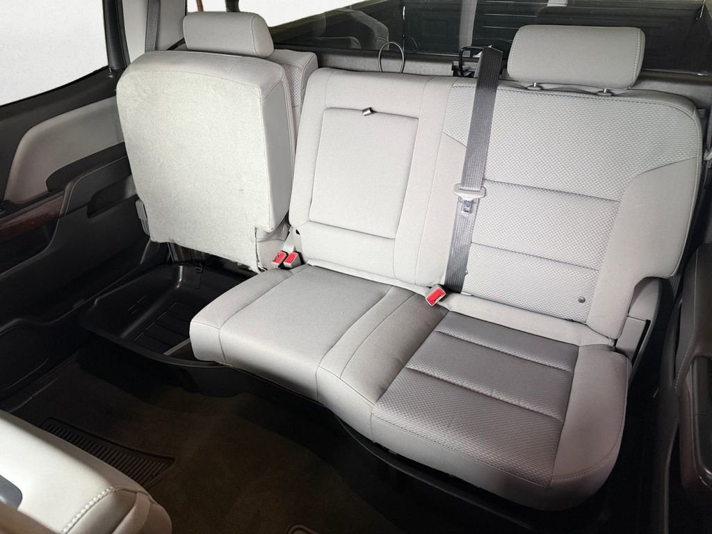 Used 2018 Black GMC SLE image 10