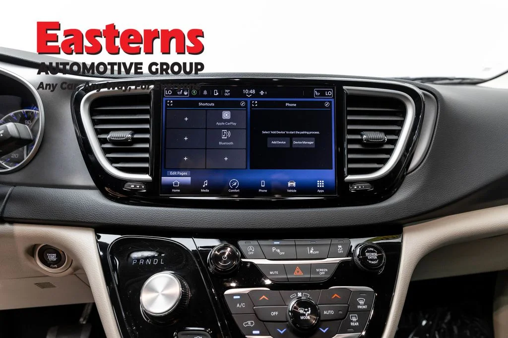 Used 2024 Silver Chrysler Touring L image 12